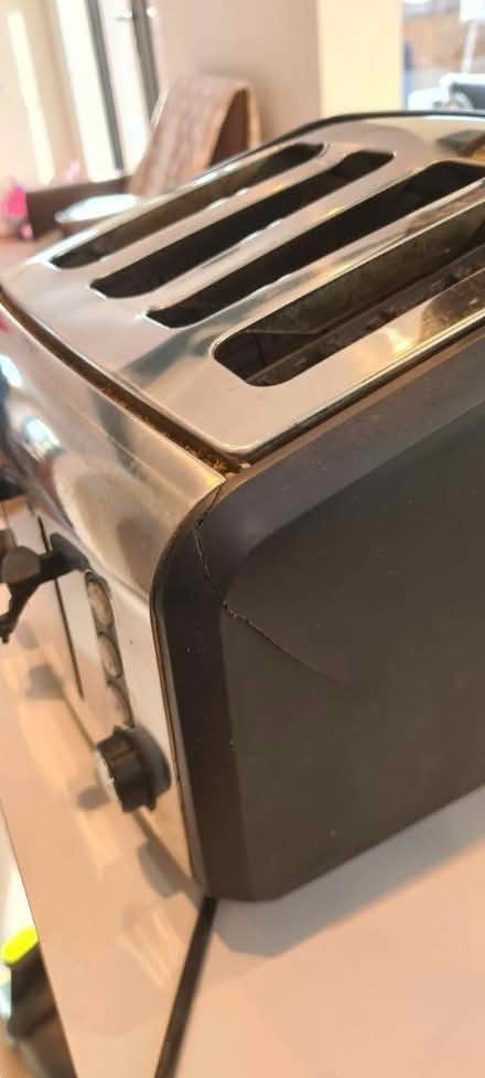 Photo of free Working 4 slice toaster (NG5 sherwood notts) #1