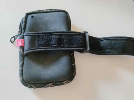 Photo of free Cell phone arm case for runners (Highland) #3