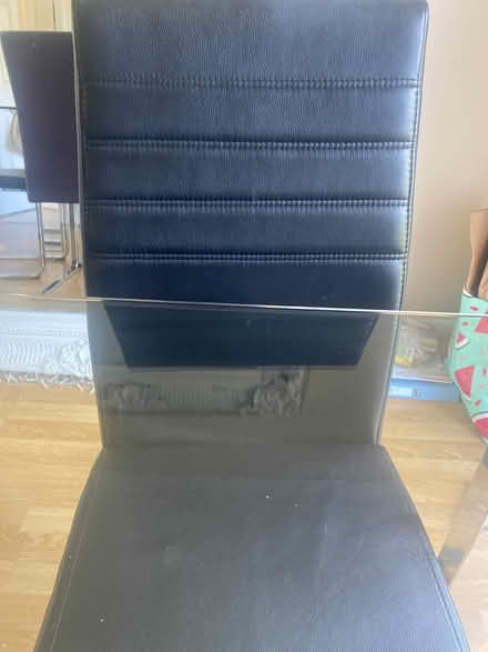 Photo of free Glass dining table with (CM23) #4