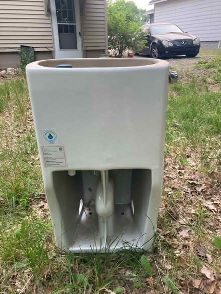 Photo of free Working Low Flush Toilet (Ypsilanti Township) #4