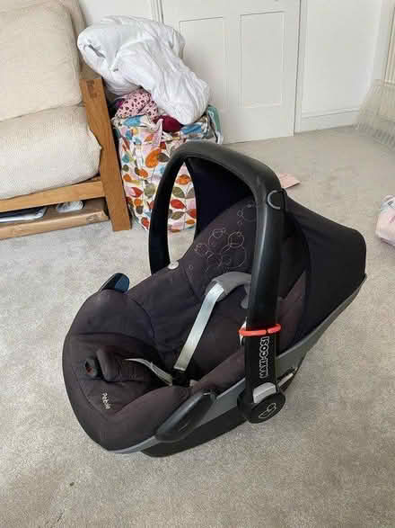 Photo of free Maxi cosi car seats and bases (Bristol, BS7) #2