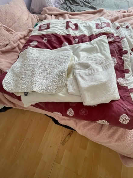 Photo of free Double Duvet,Pillow,Towel & BathMat (Edmonton Green N9) #1