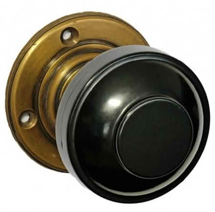 Photo of Bakelite door knobs (round) (Calcutt HG5) #1