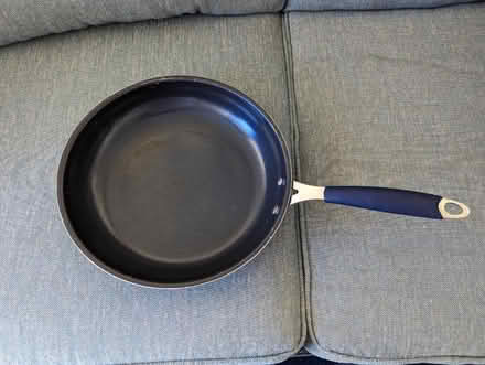 Photo of free non-stick frying pan (S Bradenton by 14th Red Lobste) #1