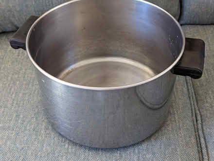 Photo of free Farberware pot (S Bradenton by 14th Red Lobste) #1