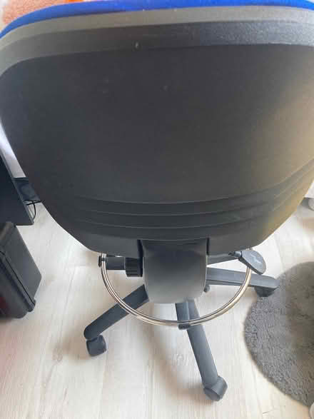 Photo of free Blue office chair (SN3) #2