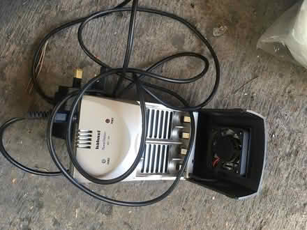 Photo of free 4 x AA battery charger (Wells, BA5) #1
