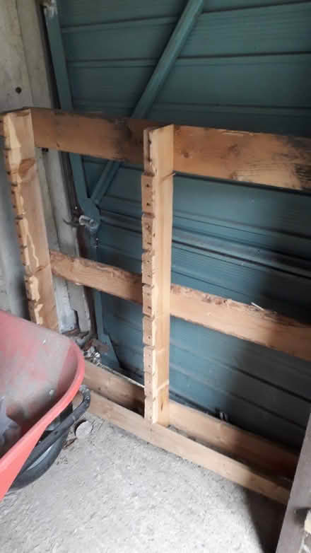 Photo of free Old door and remains of pallet (Robin Hood LS10) #1