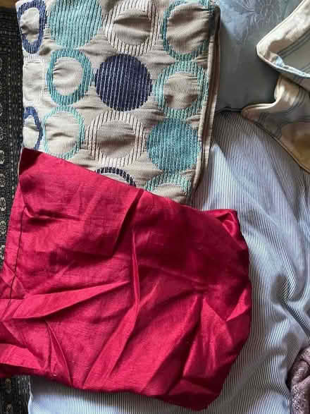 Photo of free Throw cushions, covers and stuffing (Blackford PH4) #4