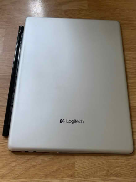 Photo of free iPad Bluetooth keyboard (SE15 Peckham) #2