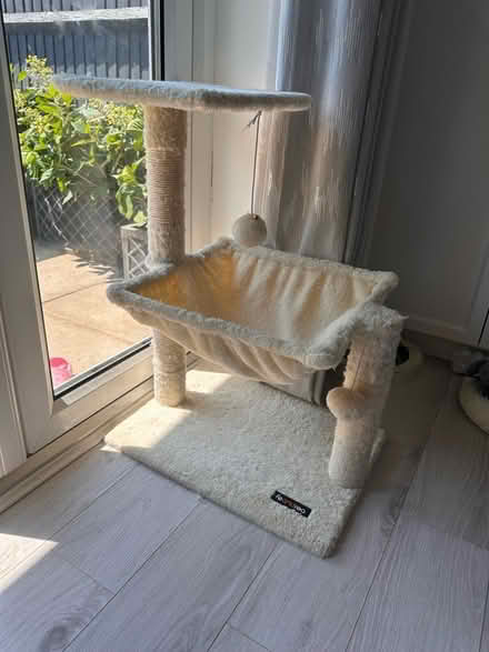 Photo of free Small cat tower / scratch post (IP32) #1