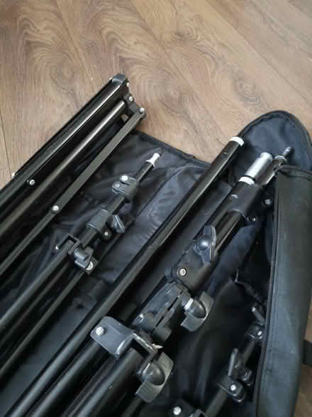 Photo of free Tripods for photography backdrop (Gracemount) #2