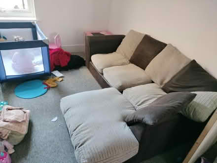 Photo of free Corner sofa amazing condition (Eastleigh) #4