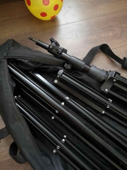 Photo of free Tripods for photography backdrop (Gracemount) #3