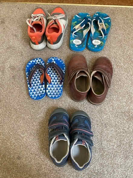 Photo of free Children footwear (SE13) #1