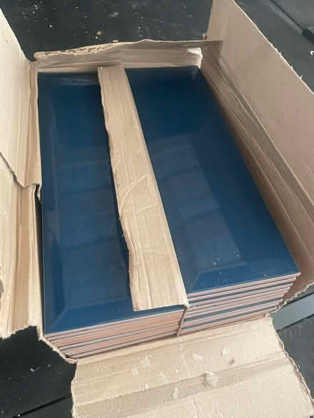 Photo of free 20 Blue ceramic kitchen tiles (E14) #1