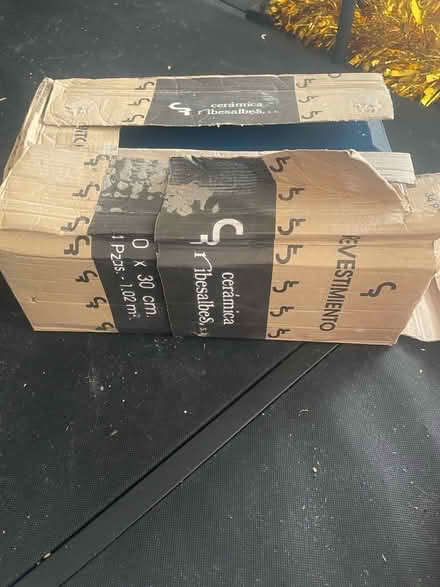 Photo of free 20 Blue ceramic kitchen tiles (E14) #3