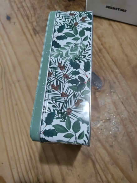 Photo of free Christmas gift box (Highland) #3