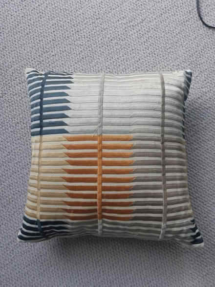 Photo of free Cushion (SN15) #1