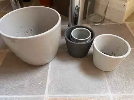 Photo of free Various Plant Pots (Knebworth SG3) #1