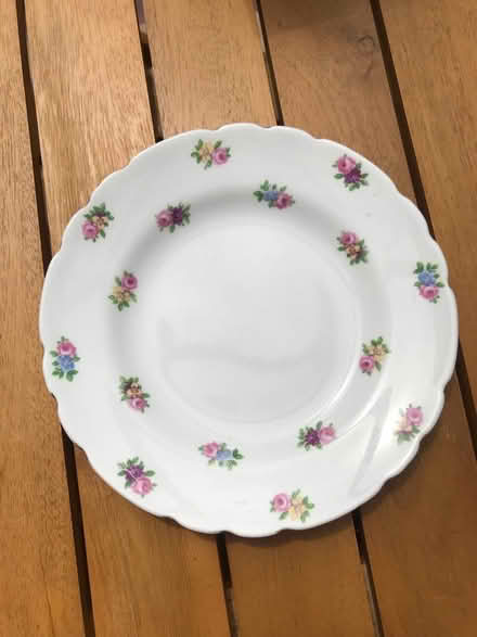 Photo of free Pretty plate (Southsea, Portsmouth PO4) #1