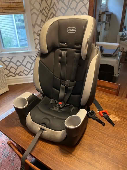 Photo of free EvenFlo Car Seat (front facing) (Portage Park, Chicago) #1