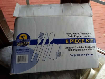 Photo of free plastic cutlery (shady grove and 355) #1
