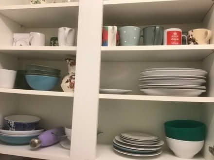 Photo of free Plates, mugs (Winchmore Hill N13) #1