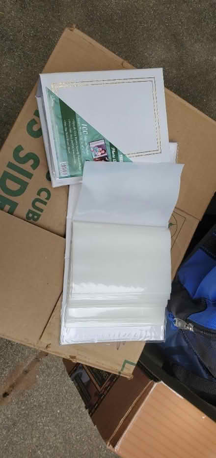 Photo of free Box of new mini photo albums (San Mateo) #1