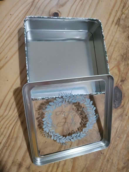 Photo of free Christmas gift box (Highland) #4
