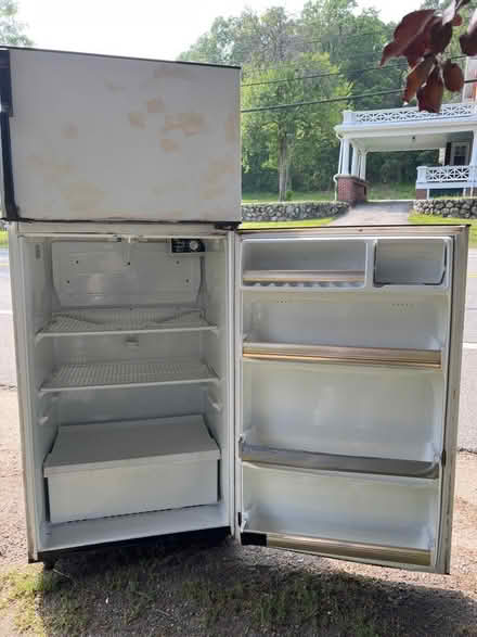 Photo of free White Fridge (Newbury close to Tendercrop) #3