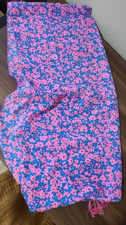 Photo of free Silk-type patterned scarf (Roger's park) #2