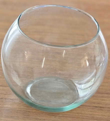 Photo of free 7 in wide vase (Powhatan Crossing) #1