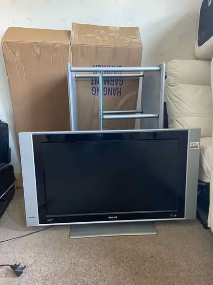 Photo of free 30in Phillips TV -unsure if working (Edmonton Green N9) #1
