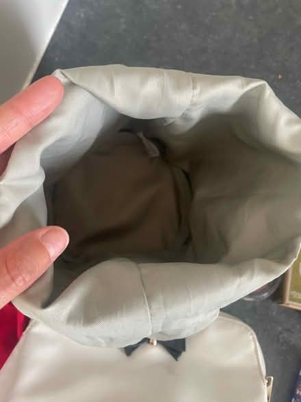 Photo of free Makeup bags toiletries / makeup (E14) #2