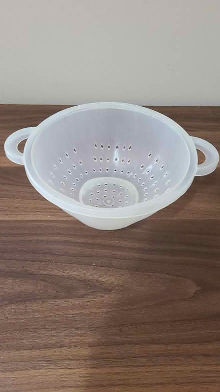 Photo of free Plastic colander (Roger's park) #1