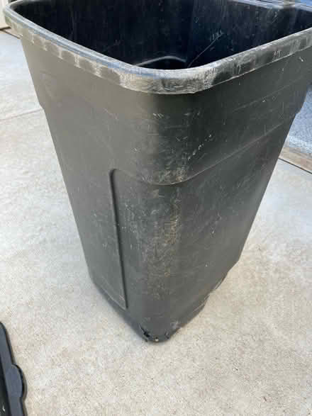 Photo of free Trash can (Riverstone) #4