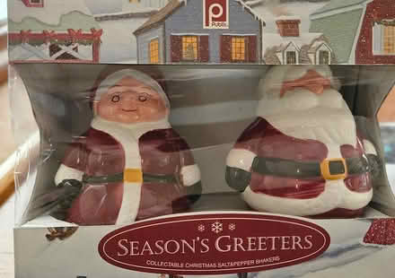 Photo of free Xmas & Thanksgiving salt& peppers (Powhatan Crossing) #1