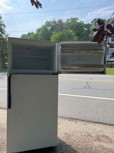 Photo of free White Fridge (Newbury close to Tendercrop) #2
