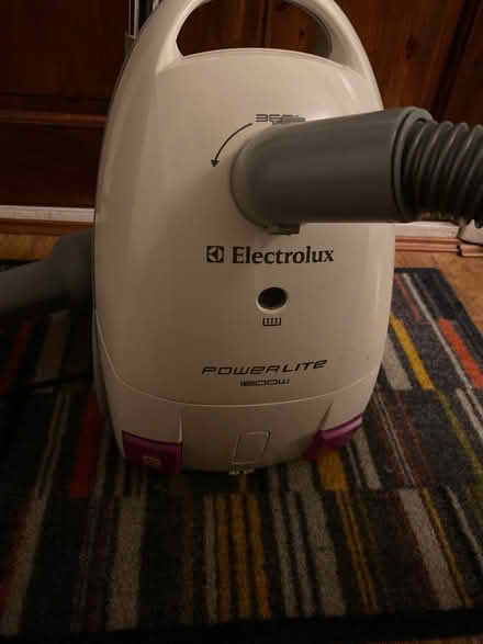 Photo of free Electrolux Vacuum cleaner (Nottingham NG16 Giltbrook) #1