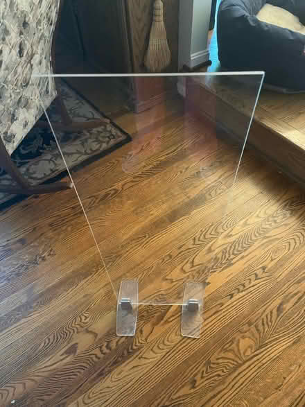 Photo of free Plexiglass stand (20882, Laytonsville) #1