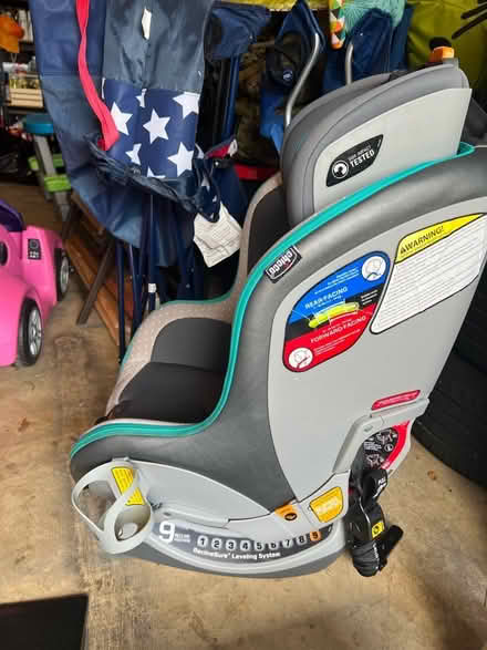 Photo of free Car seat (Alexandria) #2