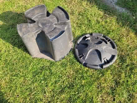 Photo of free Water butt stand and lid (RH16) #1