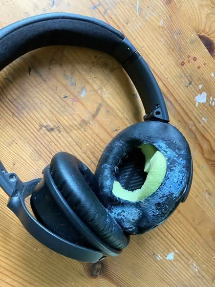 Photo of free Bose noise-cancelling headphones (Germantown) #2