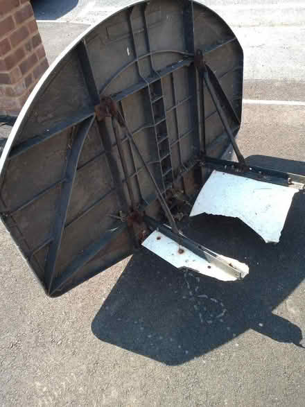 Photo of free Basketball hoop/backboard (Havant PO9) #1