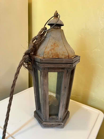 Photo of free Asian style wood lantern (Koreatown) #1