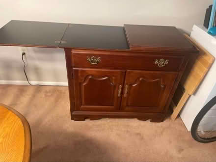 Photo of free dining room table & chairs (Marplewoods Media Broomall) #2
