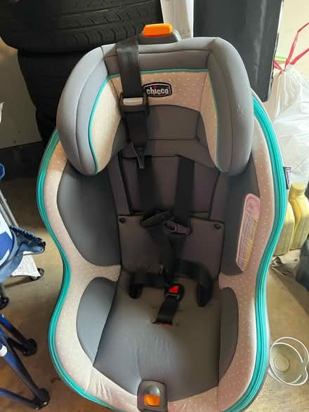 Photo of free Car seat (Alexandria) #1