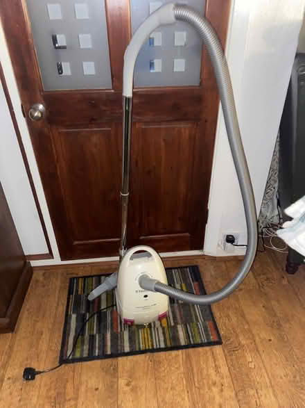 Photo of free Electrolux Vacuum cleaner (Nottingham NG16 Giltbrook) #4