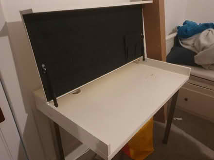 Photo of free desk (G42) #2